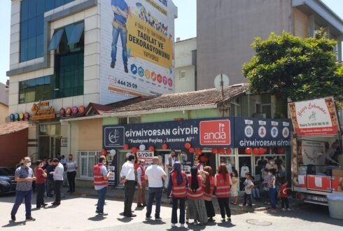 Giymiyorsan Giydir Projesi